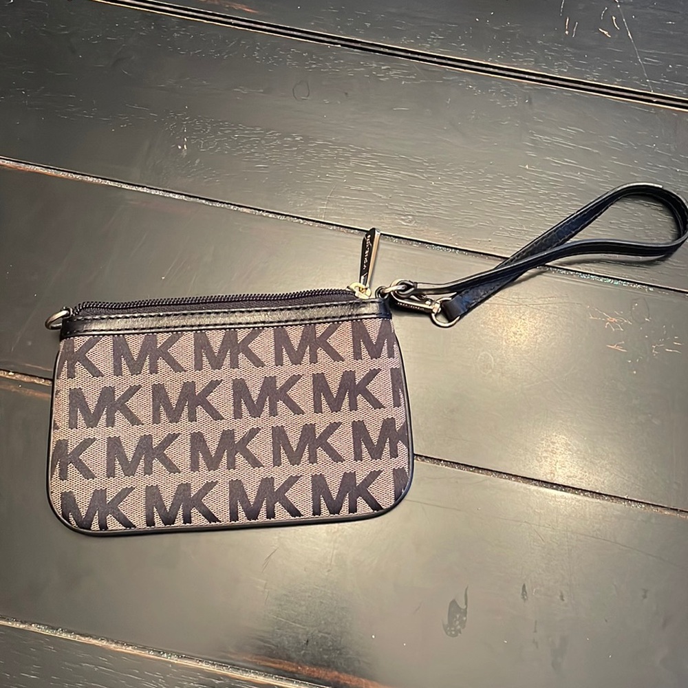 MK Michael Kors wristlet